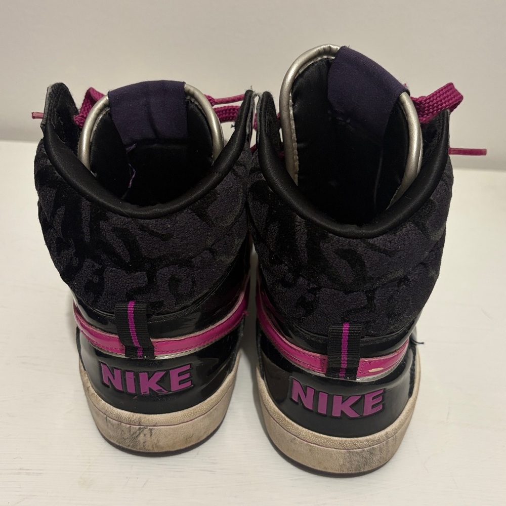Nike Kids 5Y delta high lite Black and Pink High-Top Sneakers.Missing inside tag - Picture 2 of 4